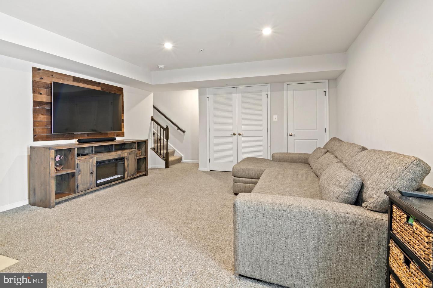 8249 Hickory Hollow Dr Property Photo 29