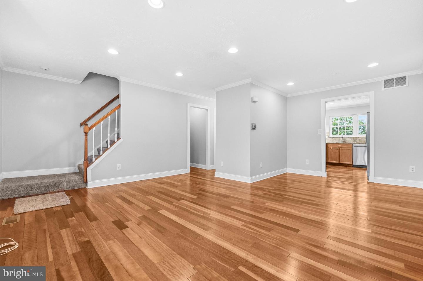7792 Moonfall Ct Property Photo 9