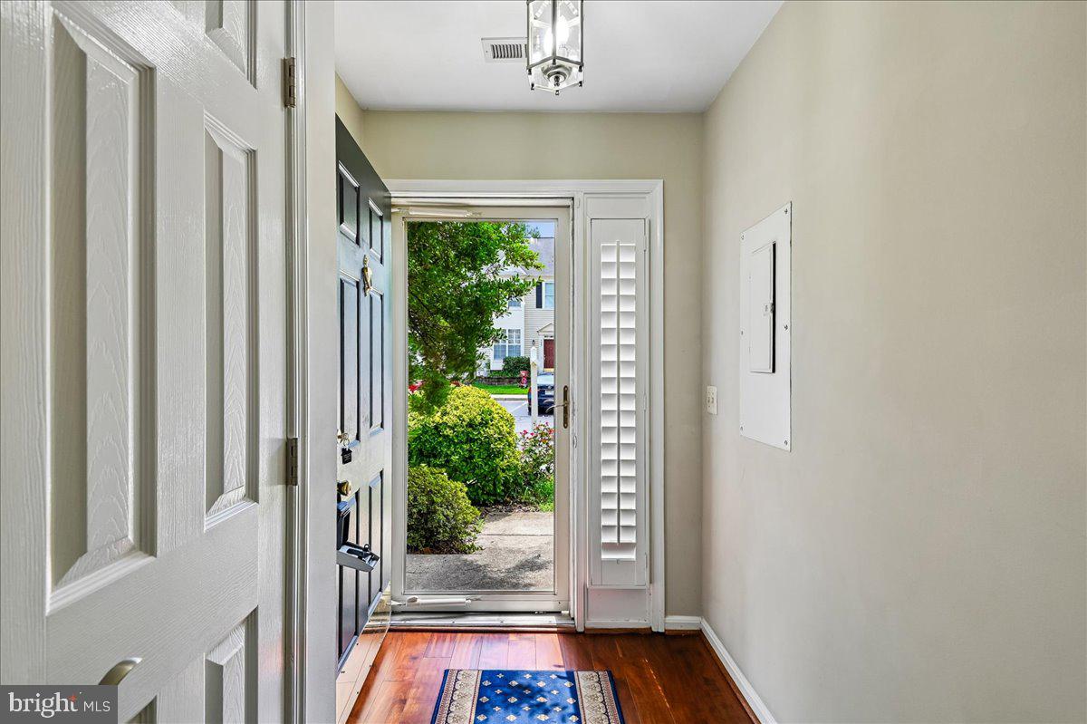 706 Howards Loop Property Photo 2