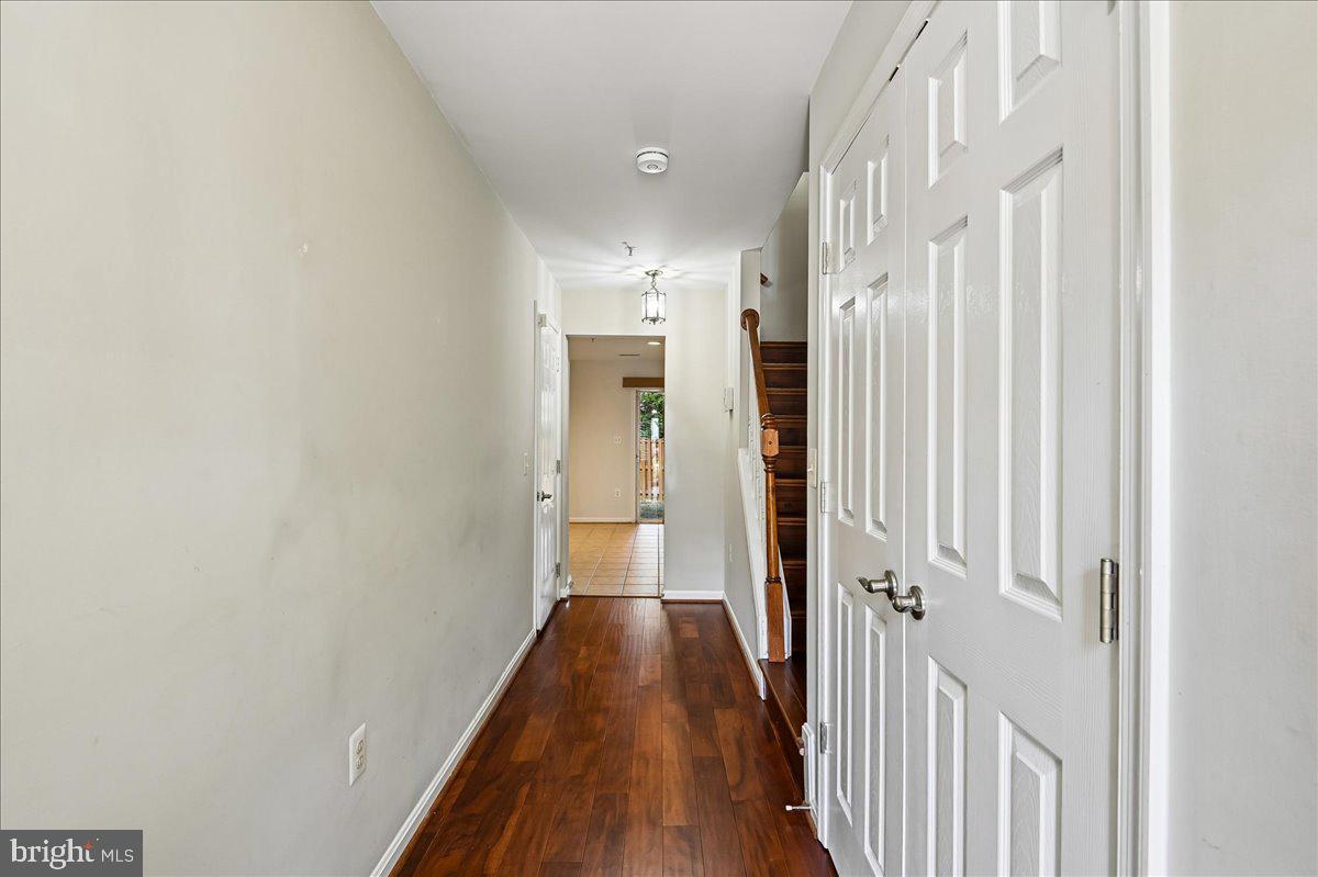 706 Howards Loop Property Photo 3