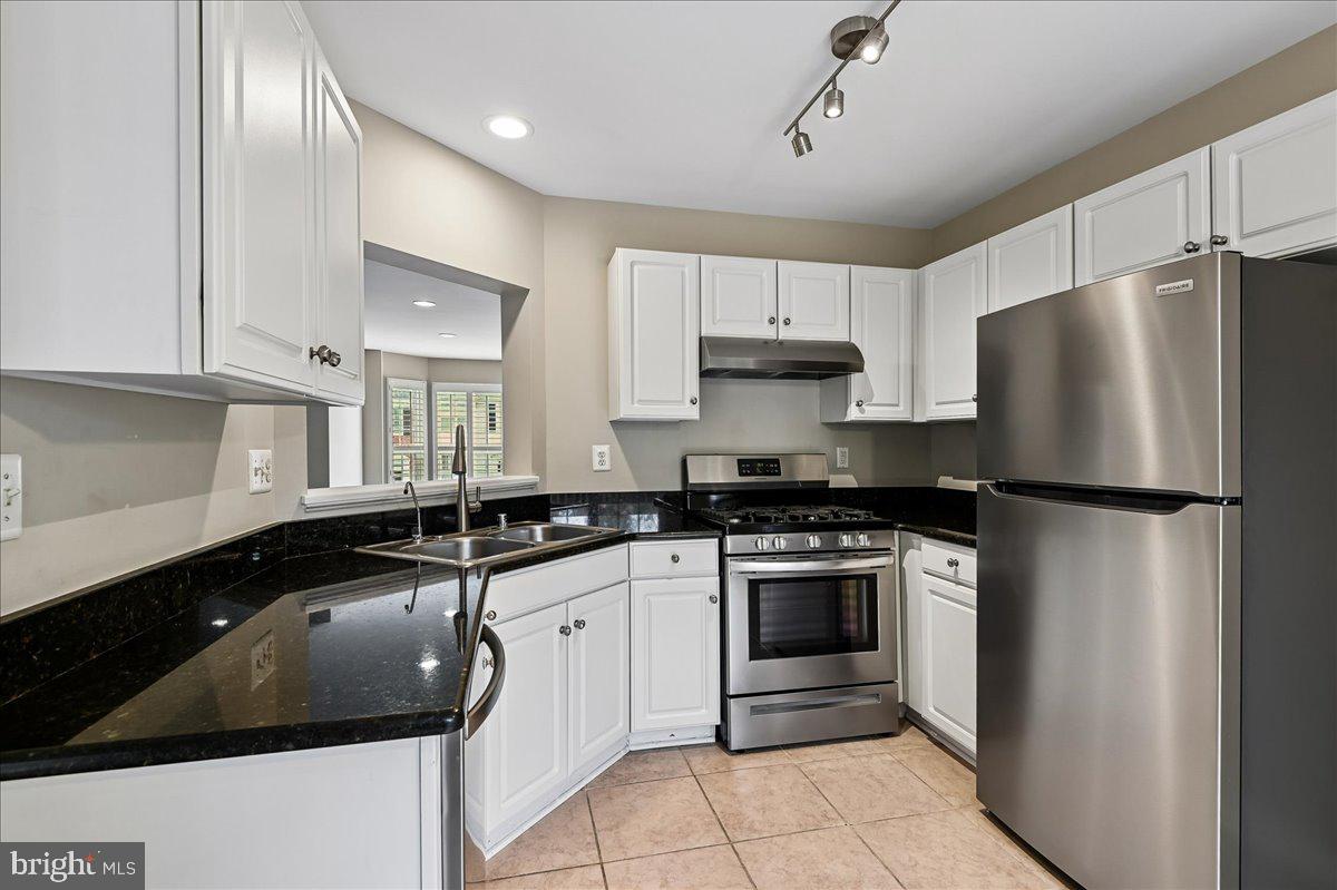 706 Howards Loop Property Photo 8