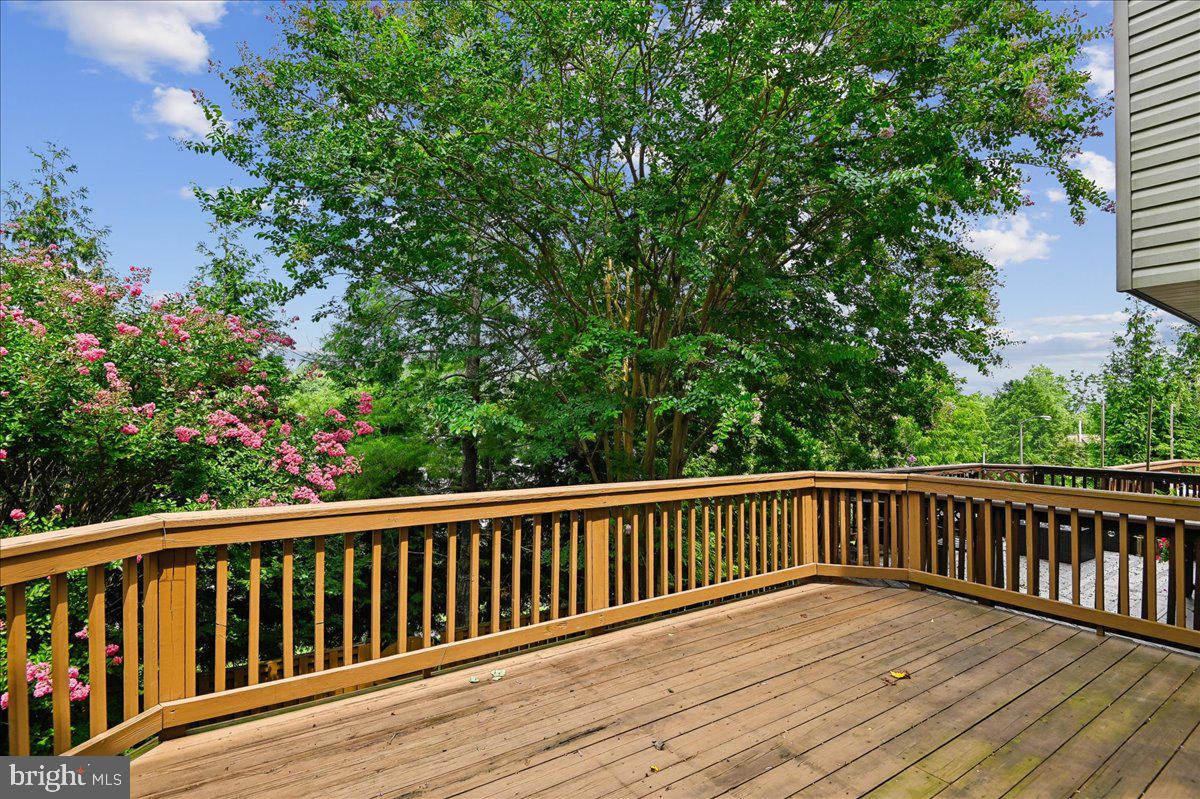706 Howards Loop Property Photo 10