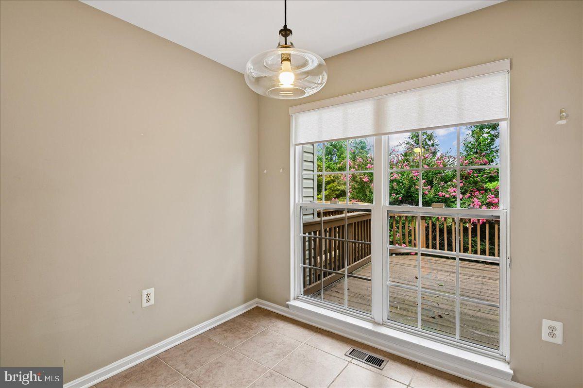 706 Howards Loop Property Photo 11