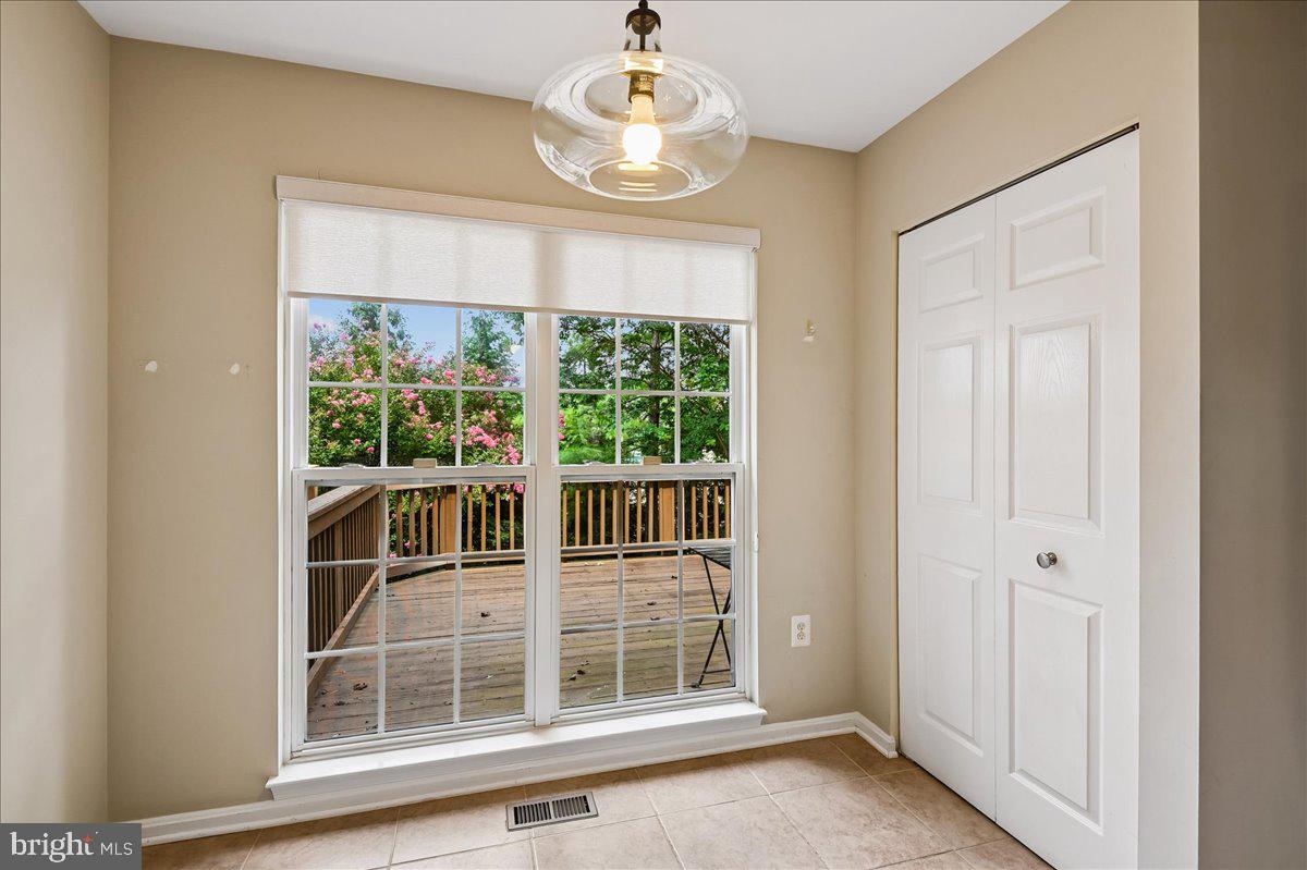 706 Howards Loop Property Photo 12