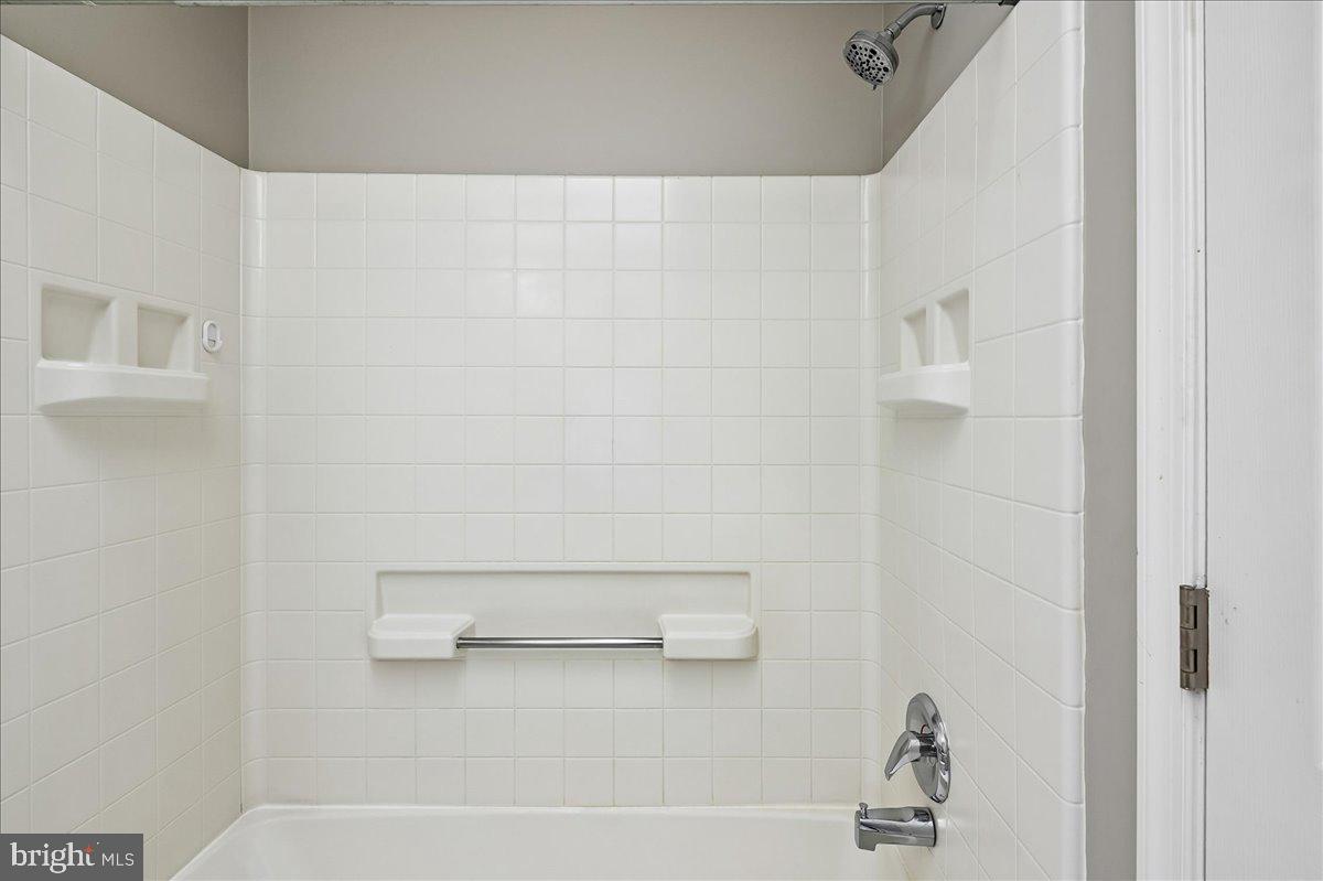 706 Howards Loop Property Photo 18