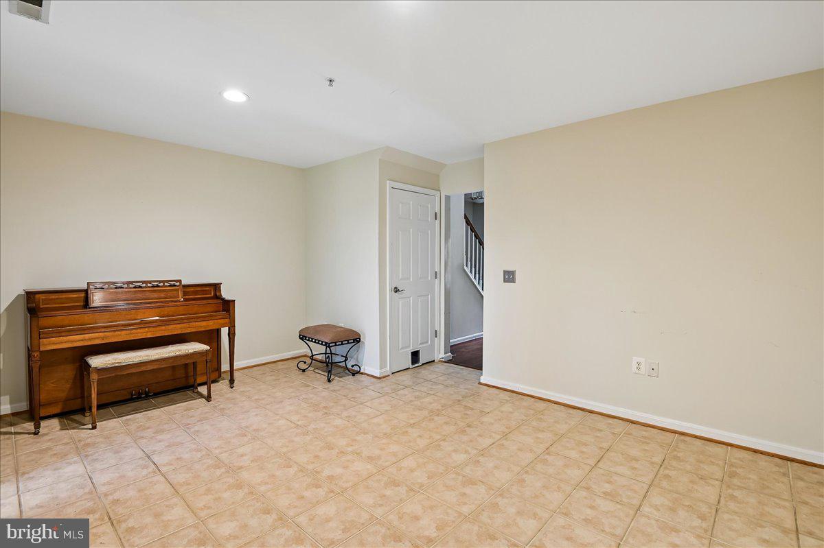 706 Howards Loop Property Photo 28
