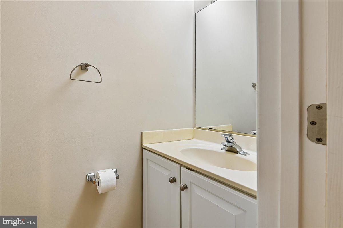 706 Howards Loop Property Photo 31