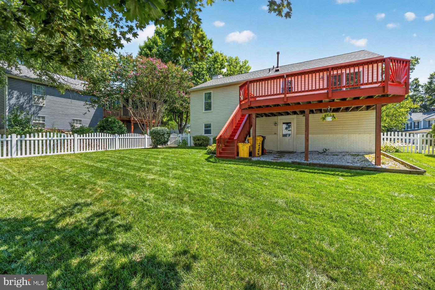 2294 Raindrop Ct Property Photo 8