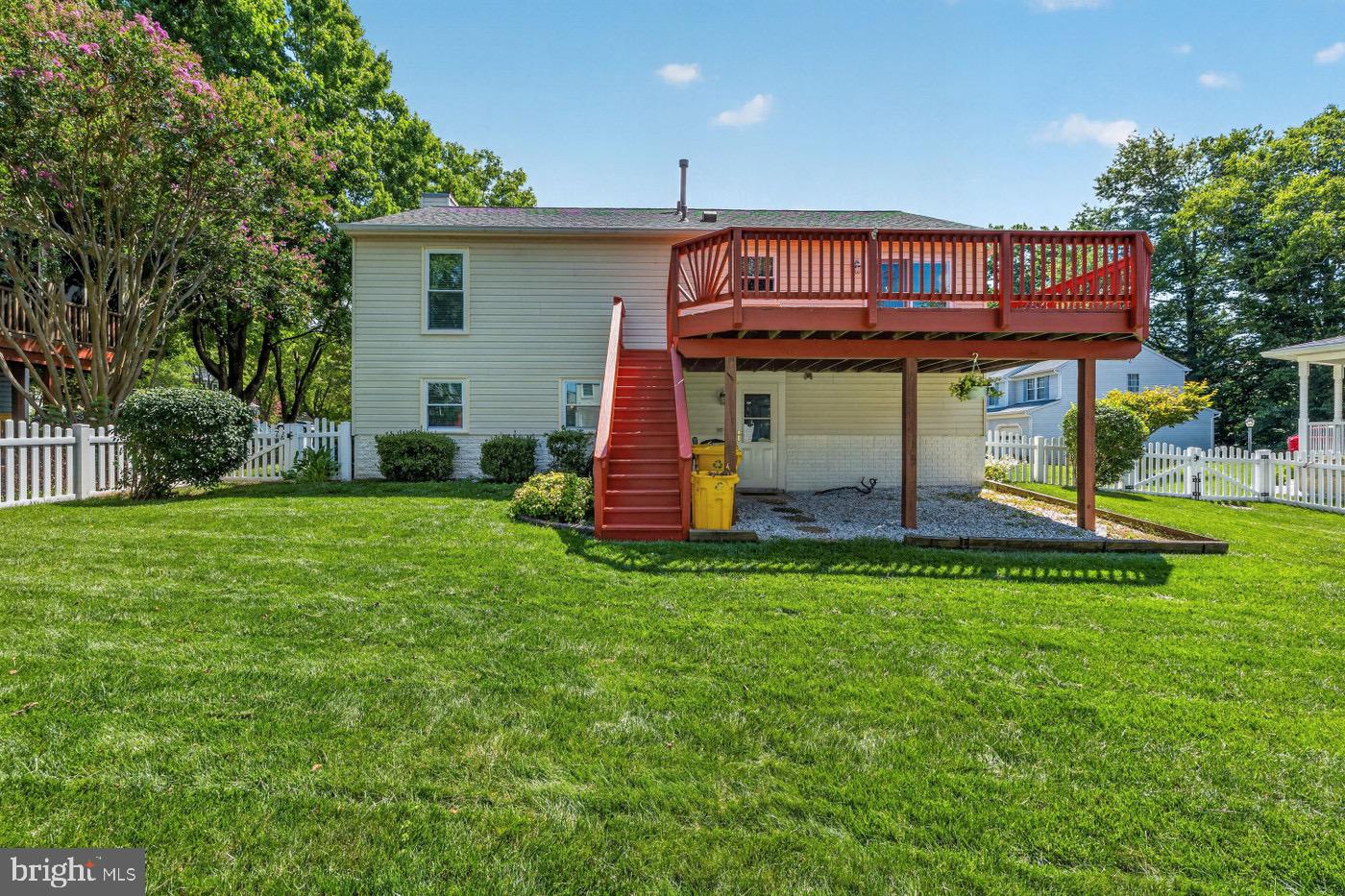 2294 Raindrop Ct Property Photo 9