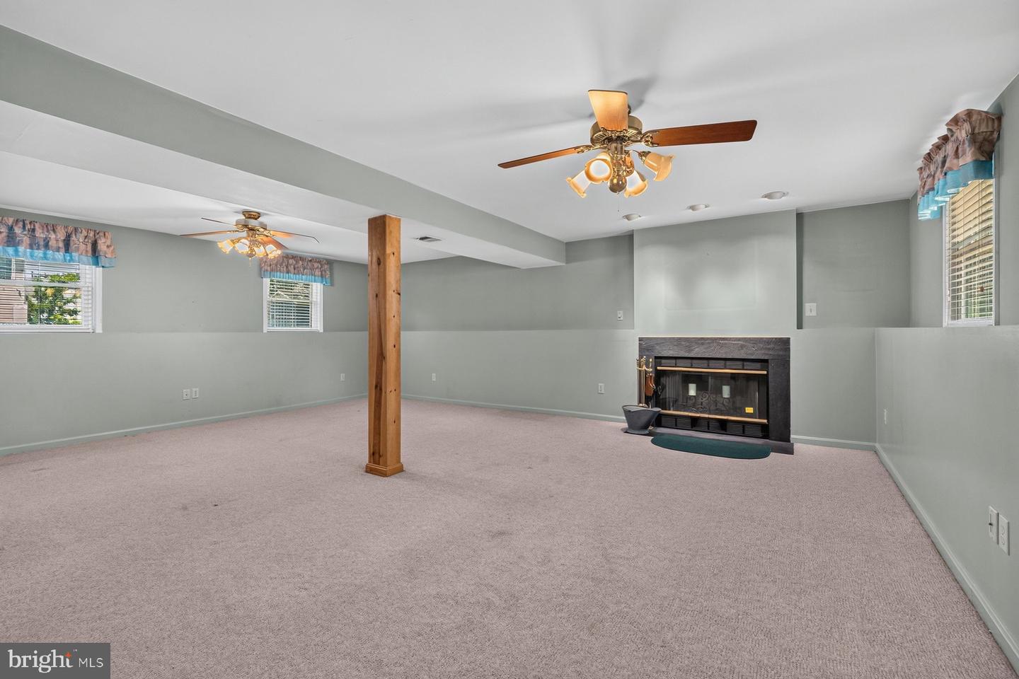 2294 Raindrop Ct Property Photo 18