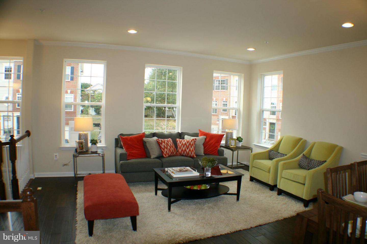 1610 Sun High Ter Property Photo 4