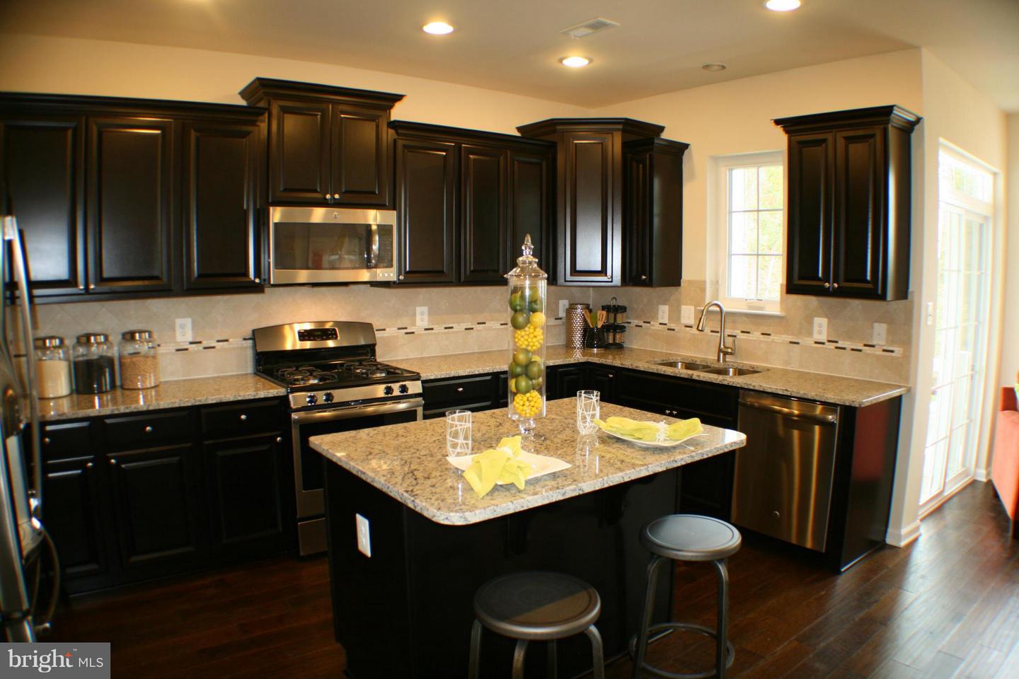 1610 Sun High Ter Property Photo 6