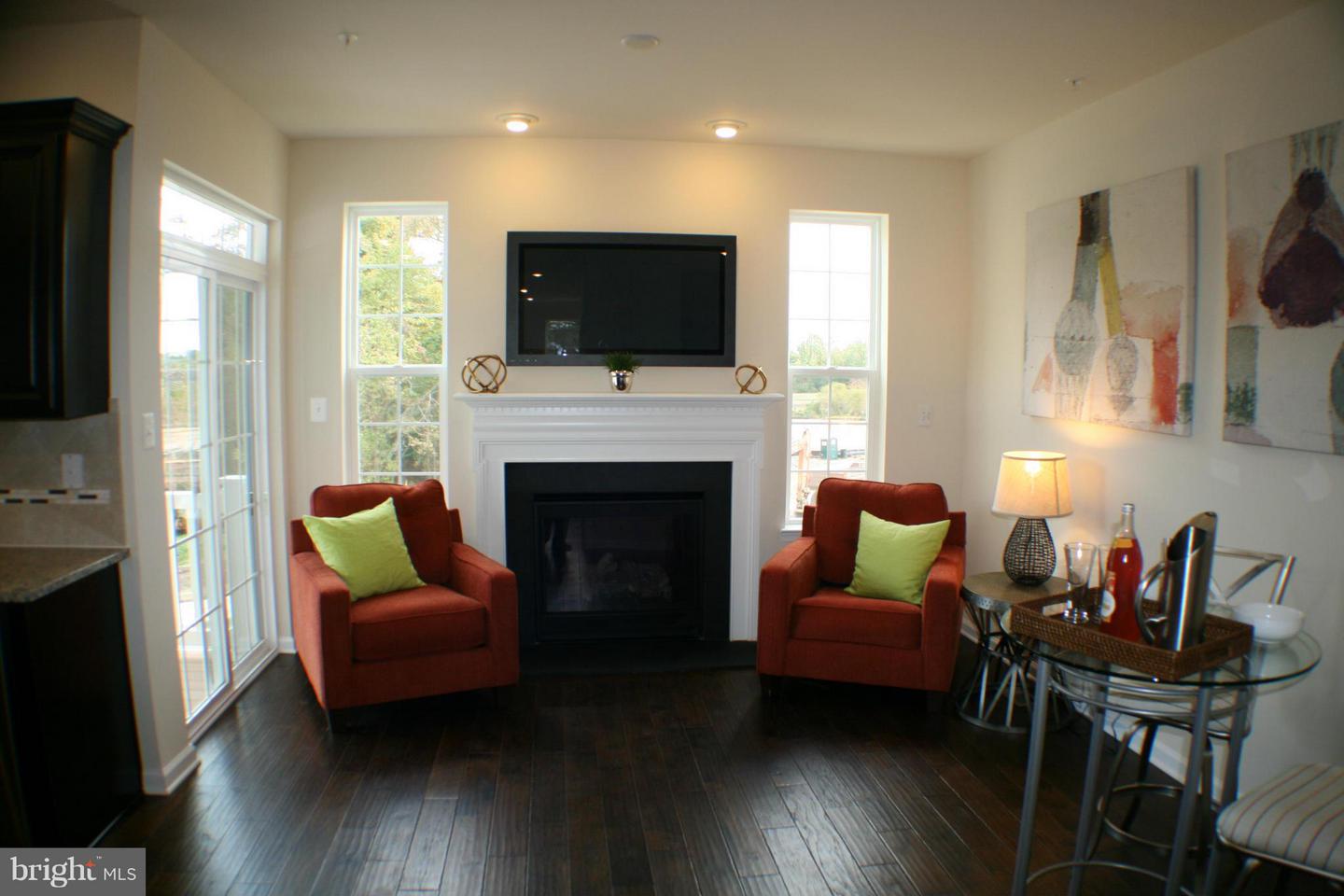 1610 Sun High Ter Property Photo 7
