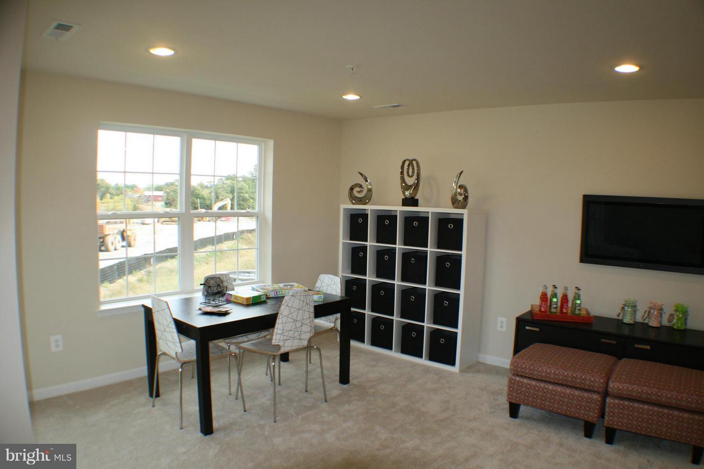 1610 Sun High Ter Property Photo 16
