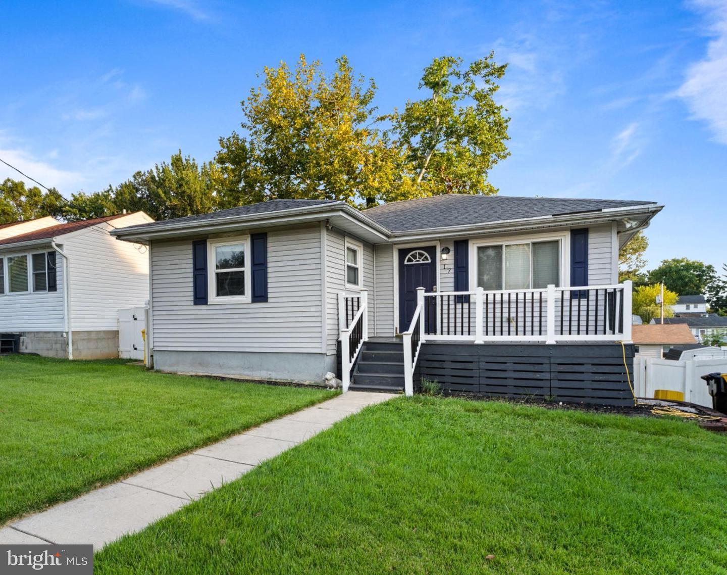 17 WILLOWDALE AVE Property Photo 1