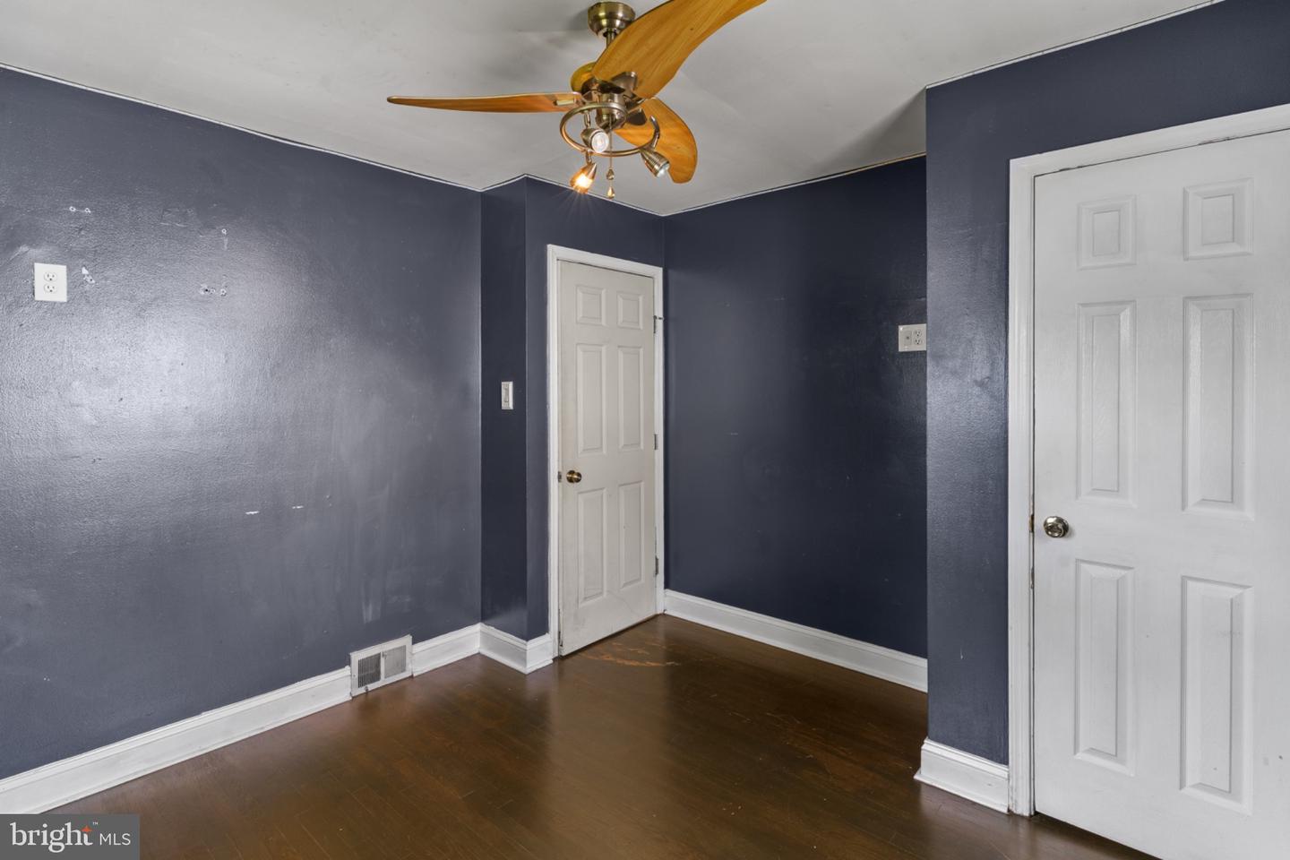17 Willowdale Ave Property Photo 7