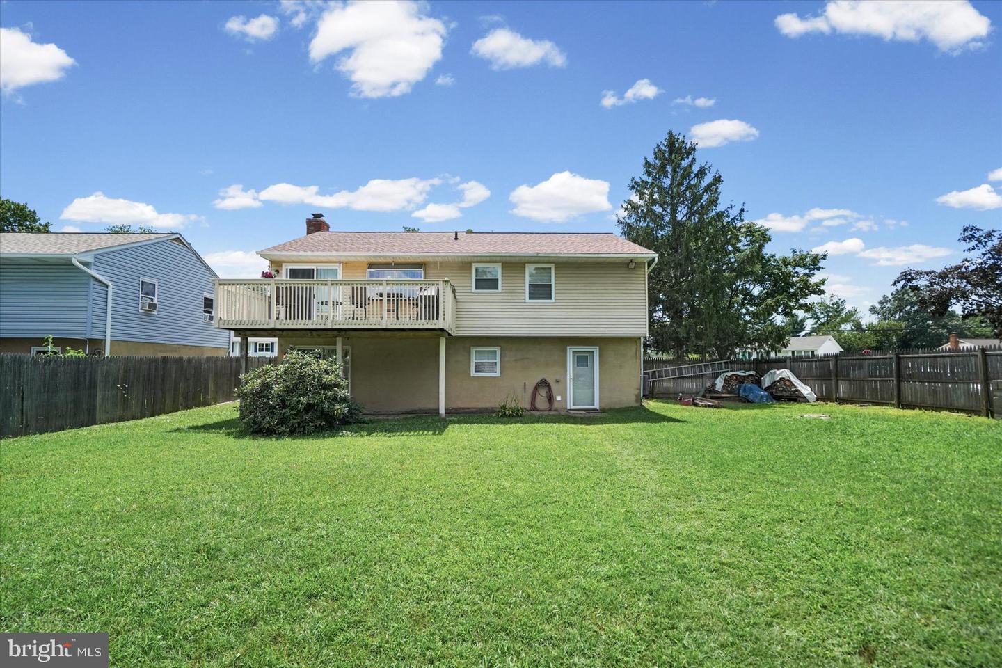 784 Stevenson Rd Property Photo 4