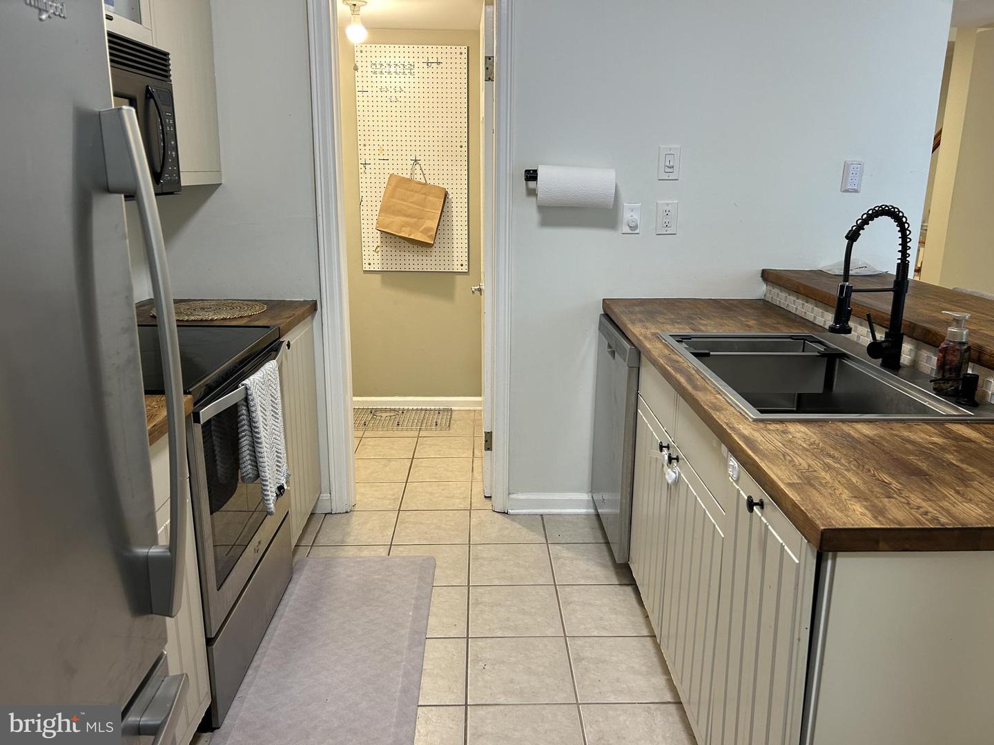 1630 Dryden Way Property Photo 6