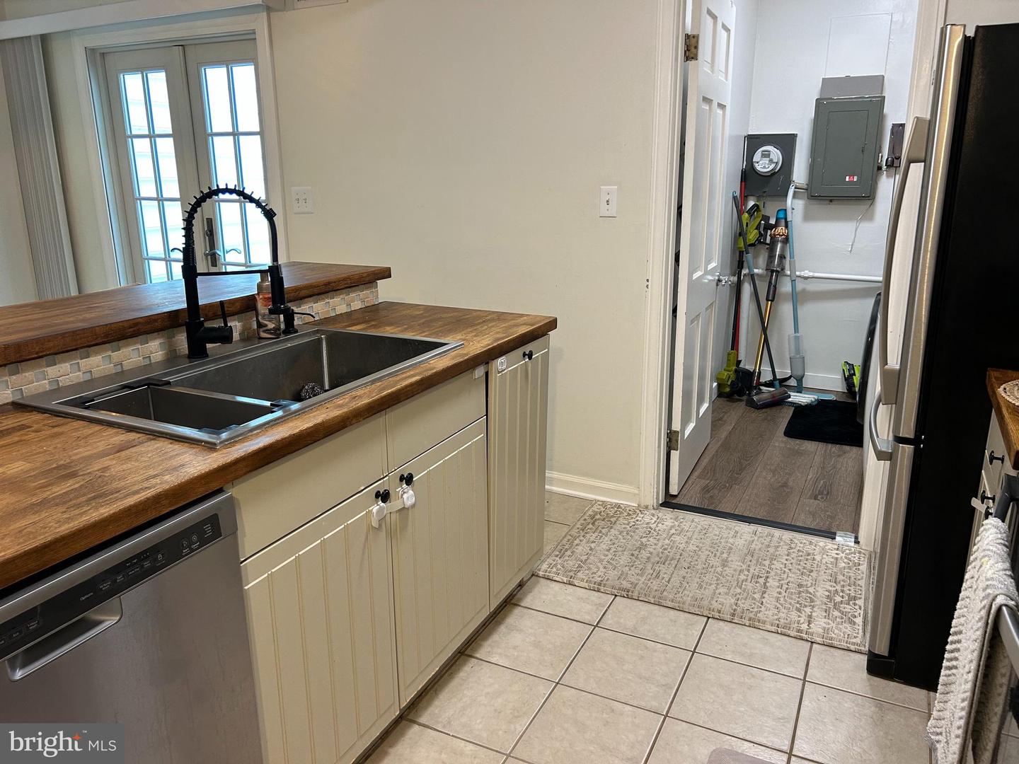 1630 Dryden Way Property Photo 8