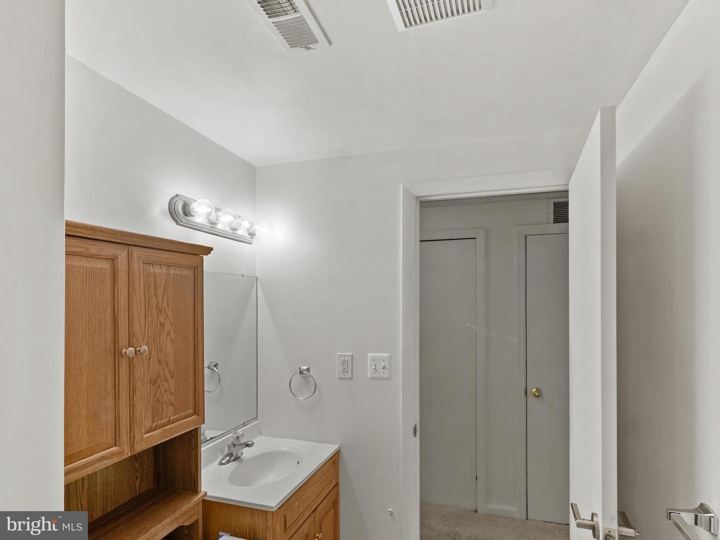 629 Lions Gate Ln Property Photo 31