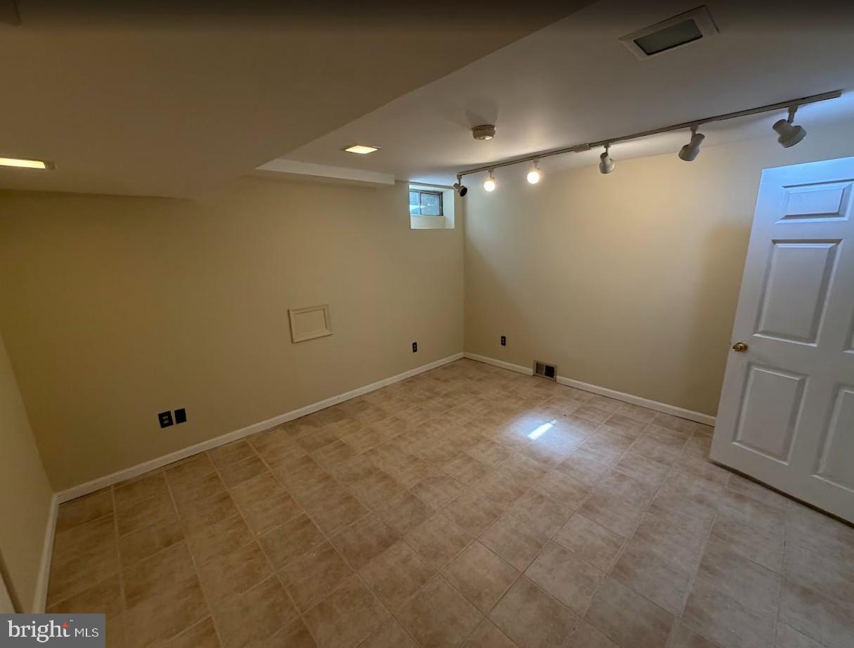 3522 Forest Haven Dr #basement Property Photo 9