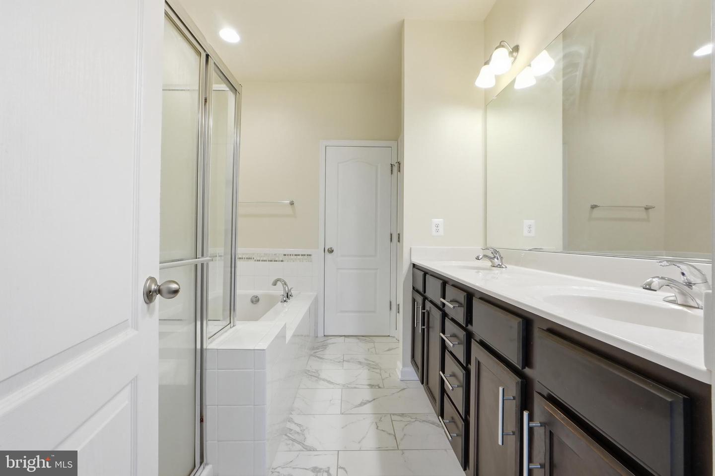 8132 Hollow Ct Property Photo 25