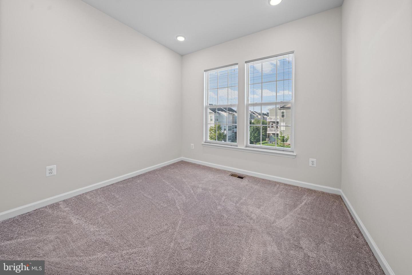 8279 Meadowood Dr Property Photo 22