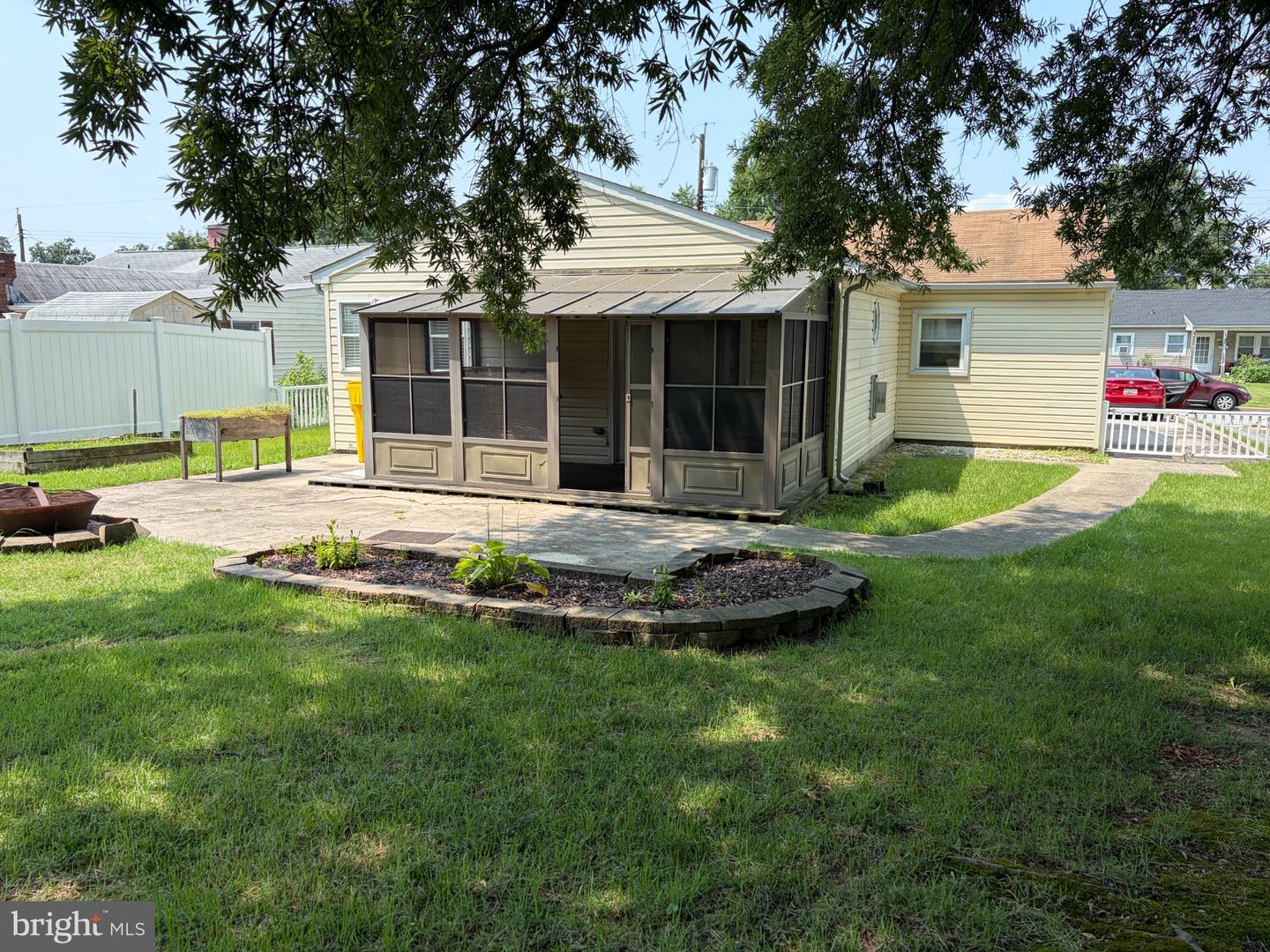 105 Garrett Rd Property Photo 4