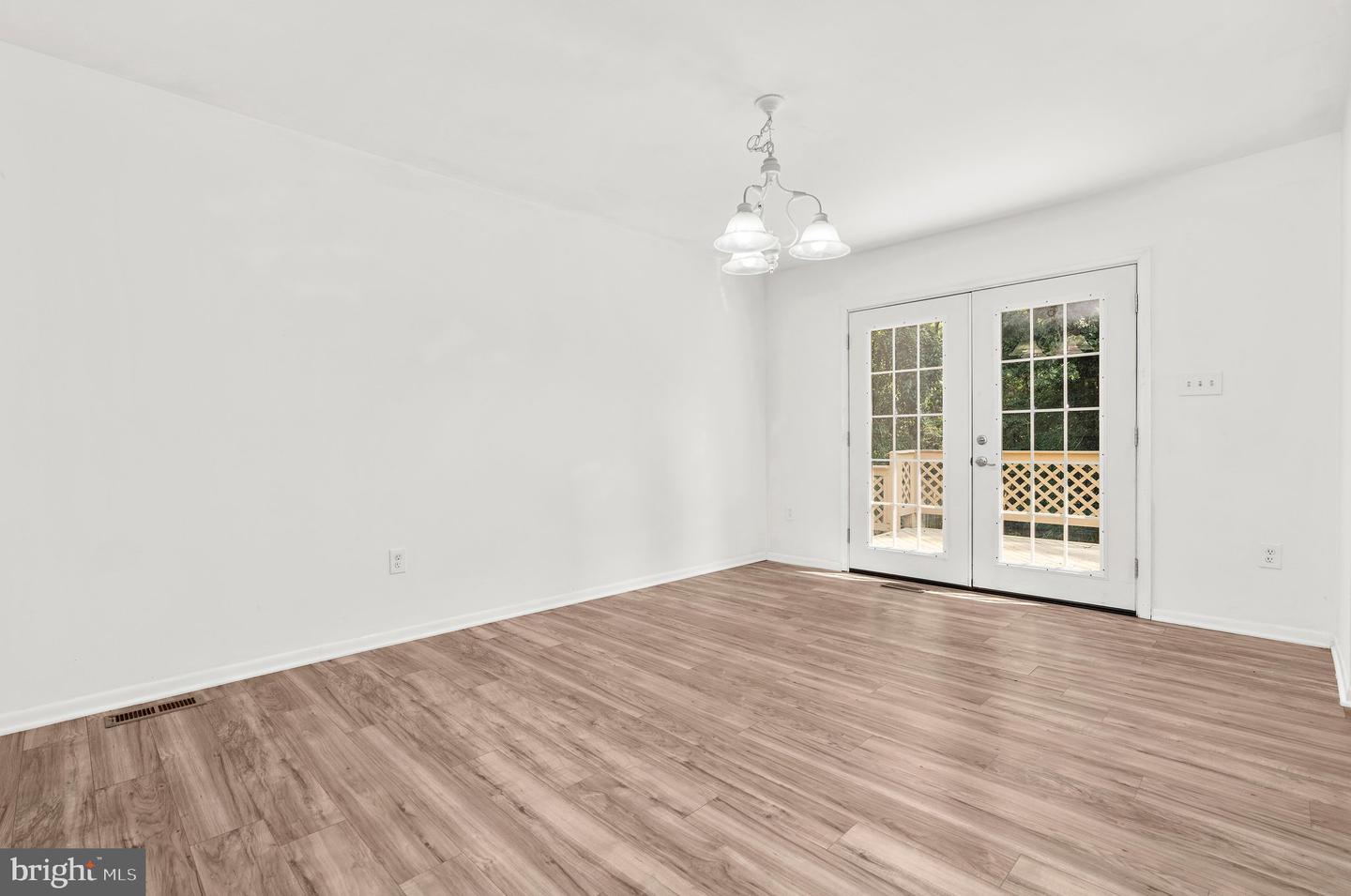 785 Rolling View Dr Property Photo 18