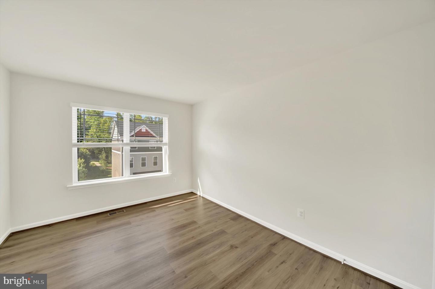 7819 Wolf Run Ln Property Photo 18