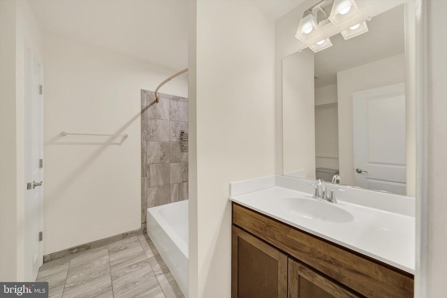 7819 Wolf Run Ln Property Photo 20