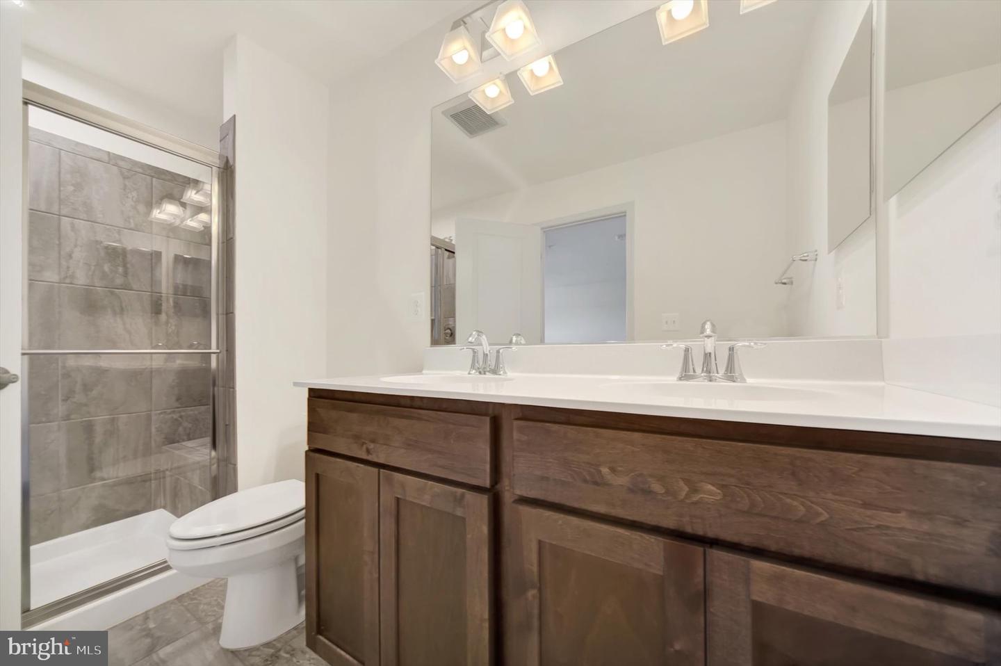 7819 Wolf Run Ln Property Photo 26