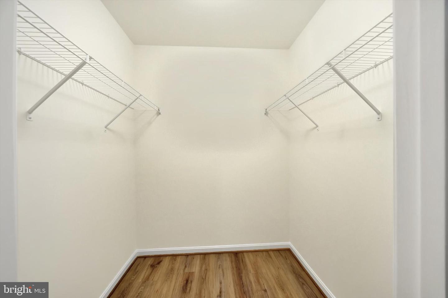 7819 Wolf Run Ln Property Photo 27