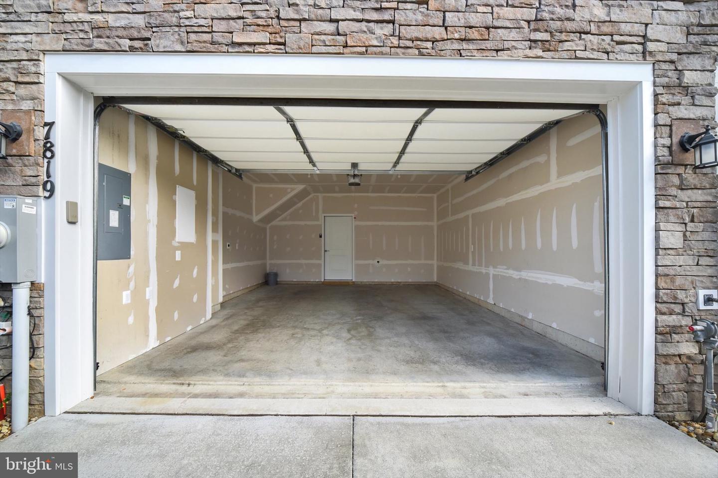 7819 Wolf Run Ln Property Photo 35