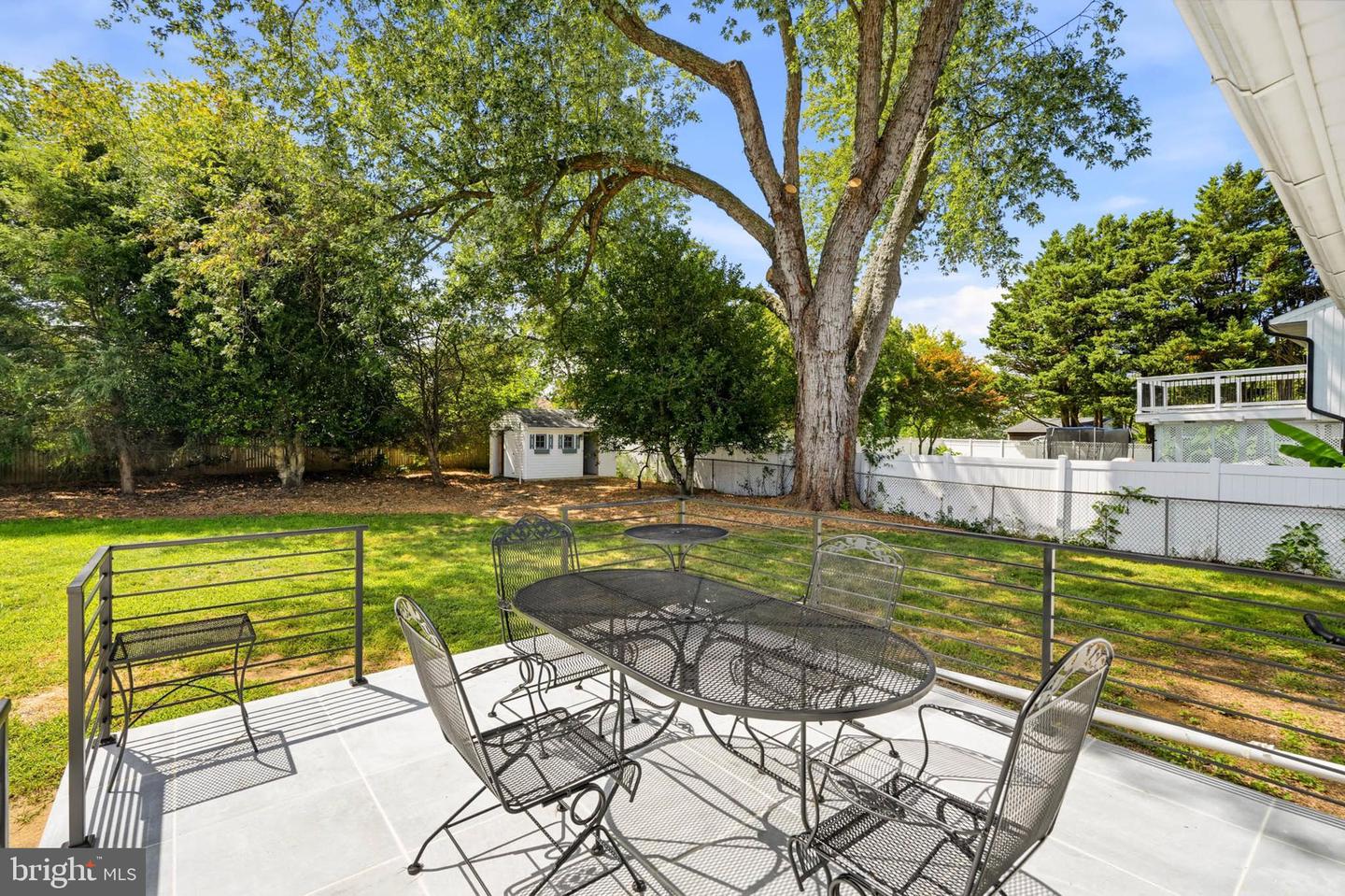 109 Sunset Dr Property Photo 18
