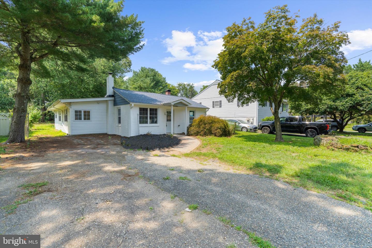758 Whitneys Landing Dr Property Photo 2