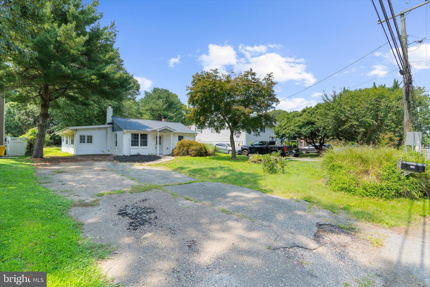 758 Whitneys Landing Dr Property Photo 3