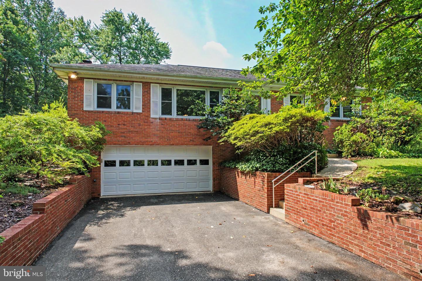 6303 Mallard Ln Property Photo 1