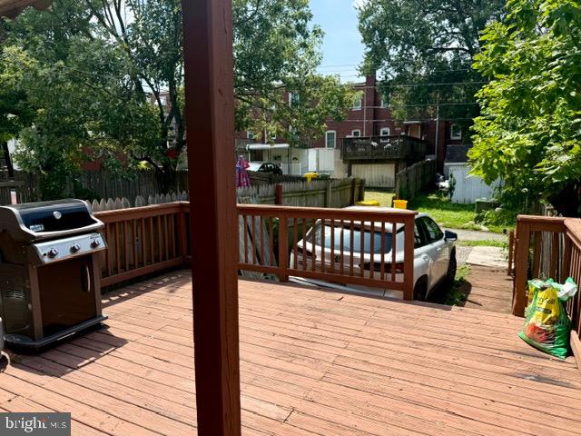 5220 4th St Property Photo 3