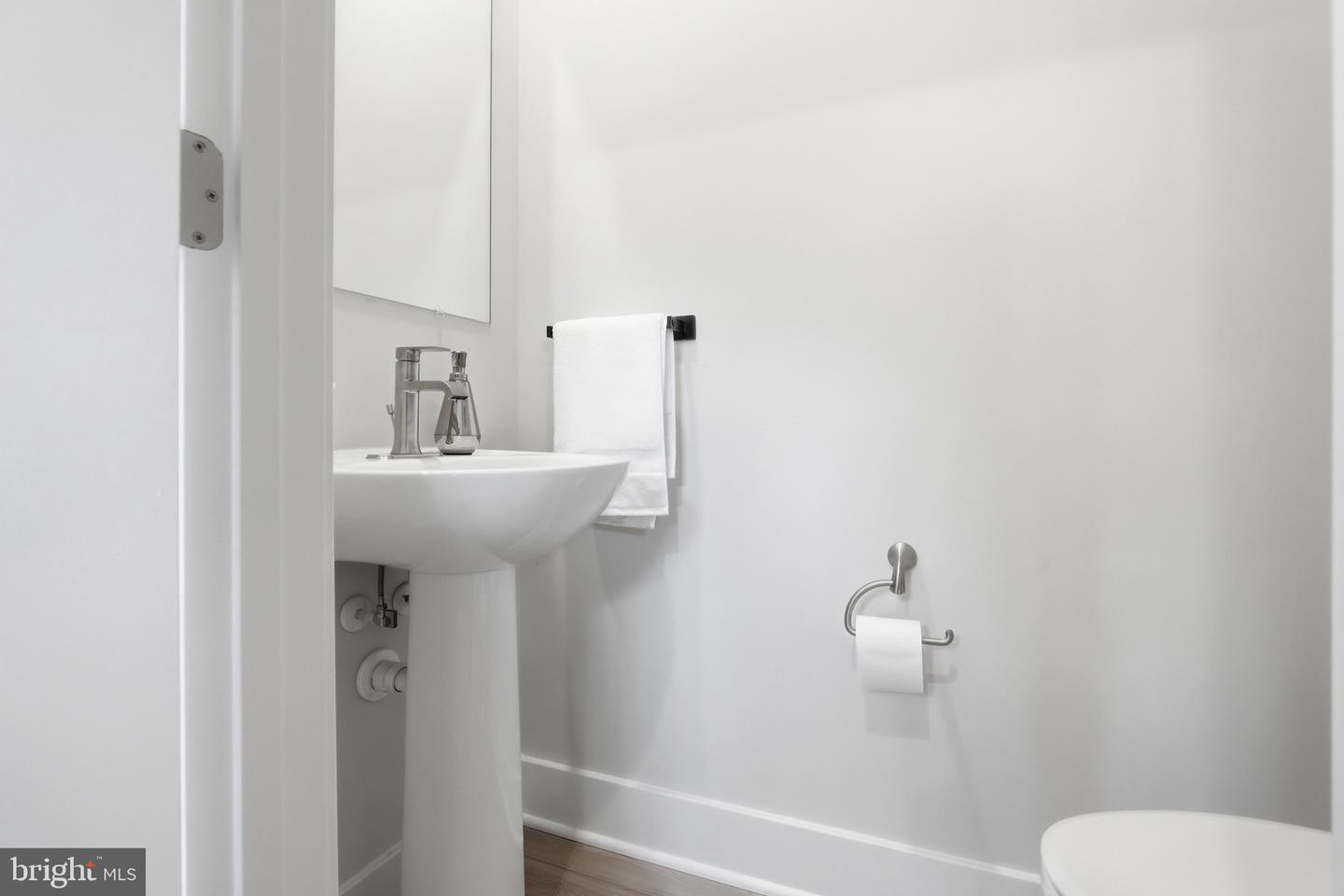 6815 Winterhill Ln Property Photo 6