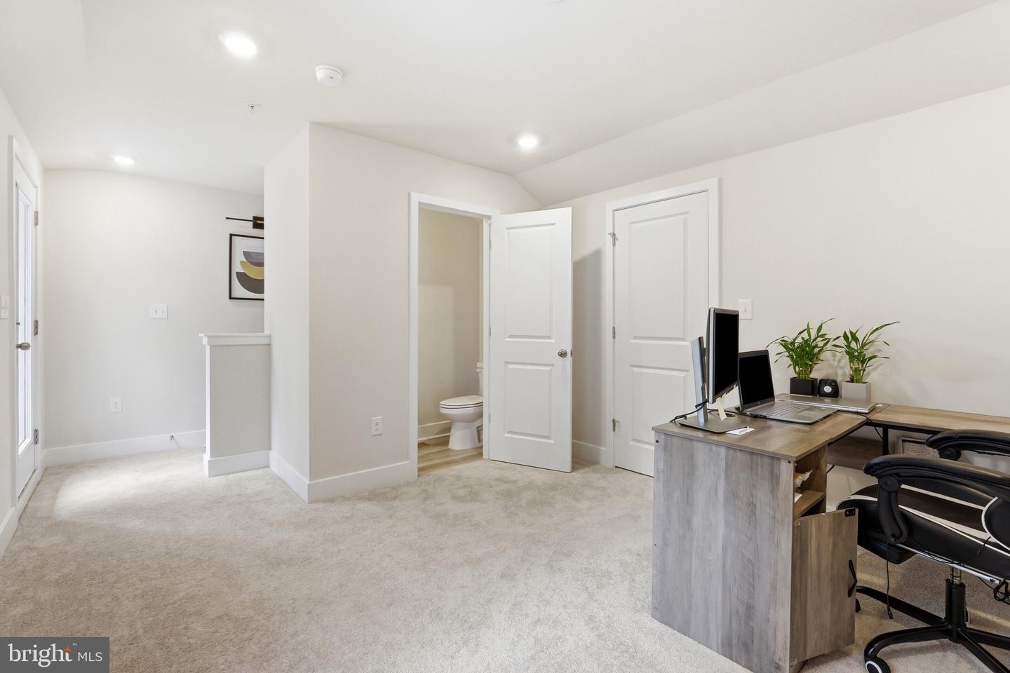 6815 Winterhill Ln Property Photo 30