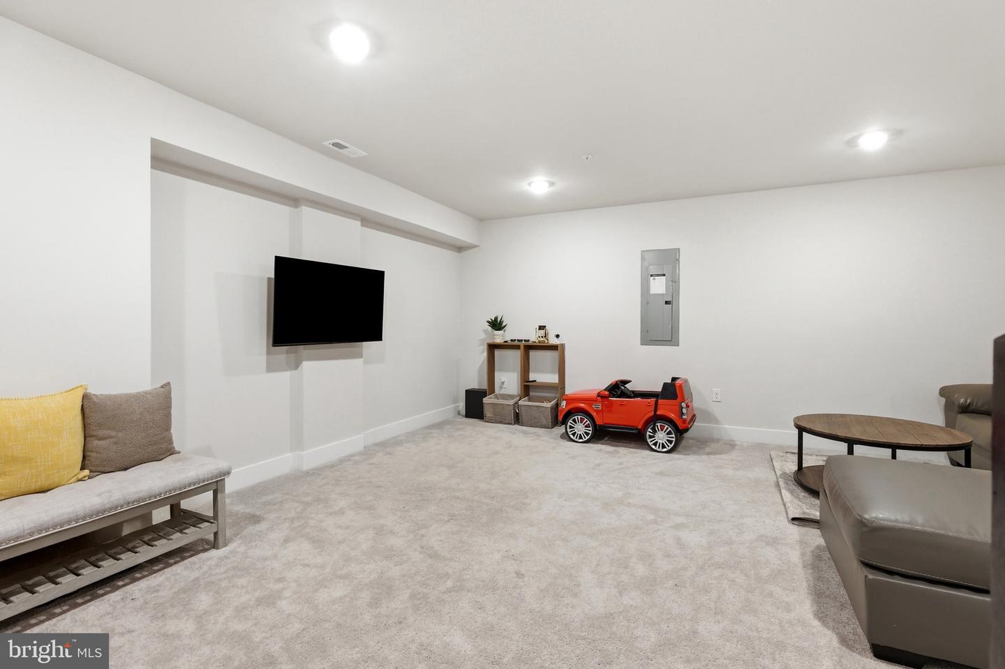 6815 Winterhill Ln Property Photo 32