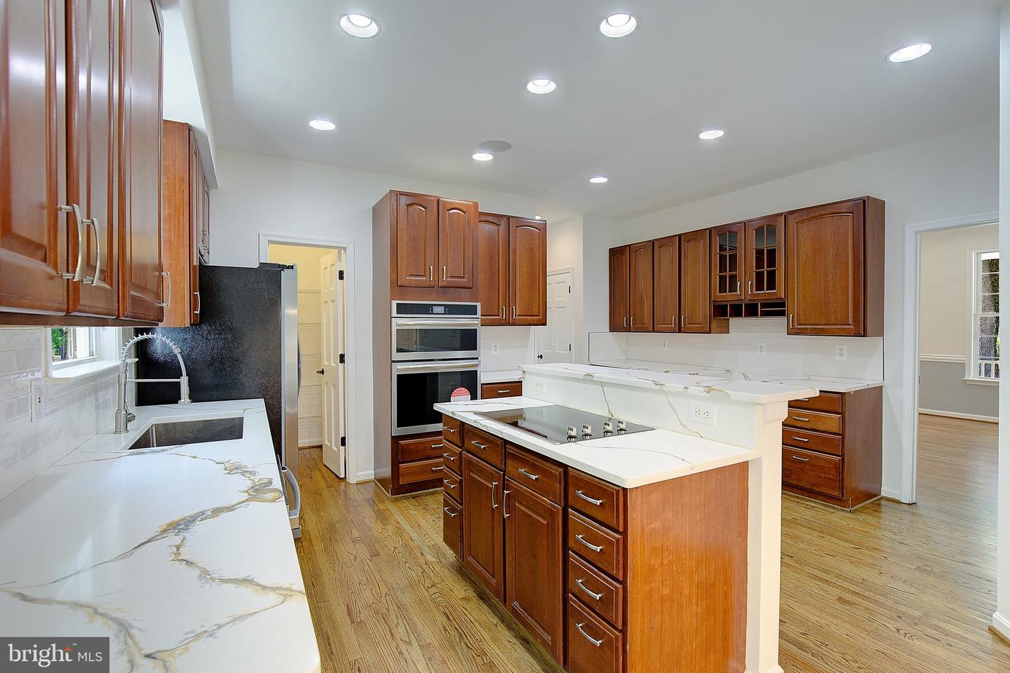 1825 Johnson Rd Property Photo 15