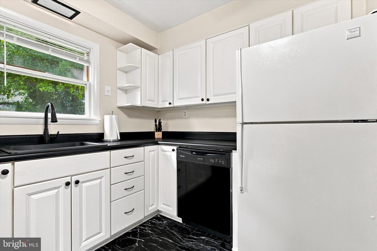 208 Devon Ct Property Photo 12