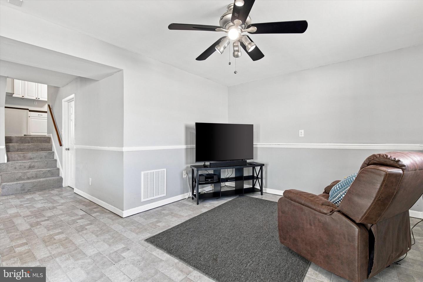 208 Devon Ct Property Photo 26