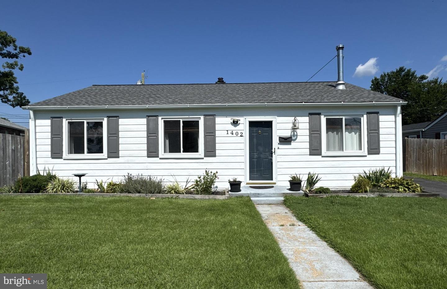 1402 Isted Rd Property Photo 1