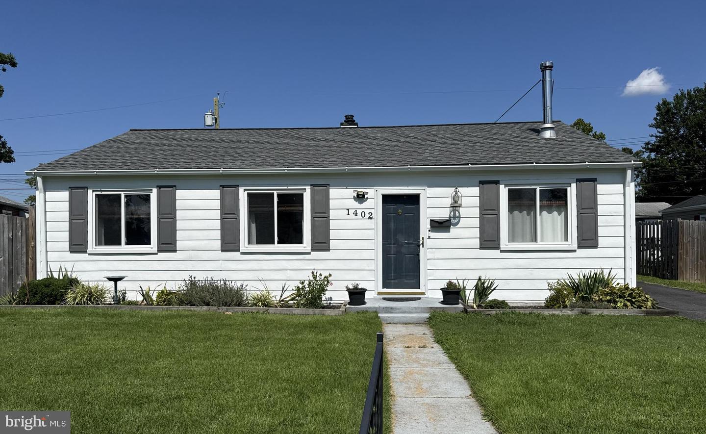 1402 Isted Rd Property Photo 2