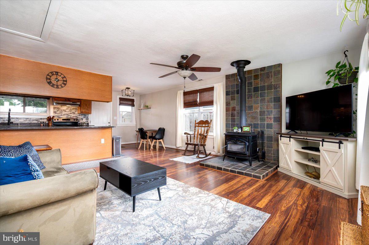 1402 Isted Rd Property Photo 4