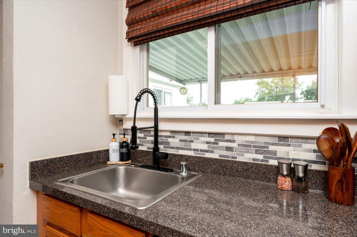 1402 Isted Rd Property Photo 12