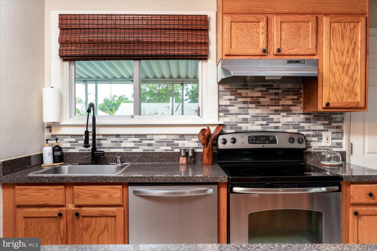 1402 Isted Rd Property Photo 13